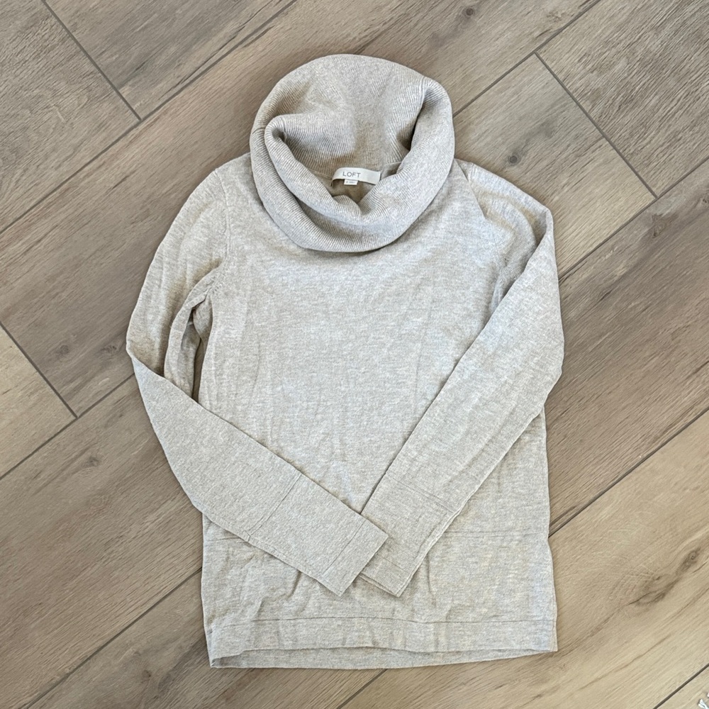LOFT Women's Light Gray Cowl Neck Sweater